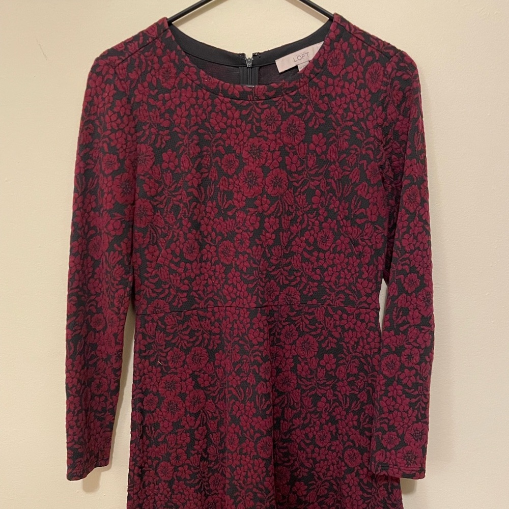 Long sleeved size 6P Loft dress
